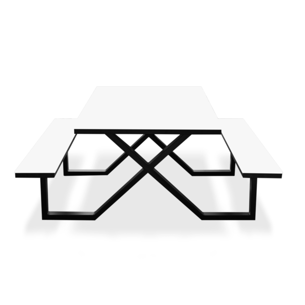 Table X - 8 convives